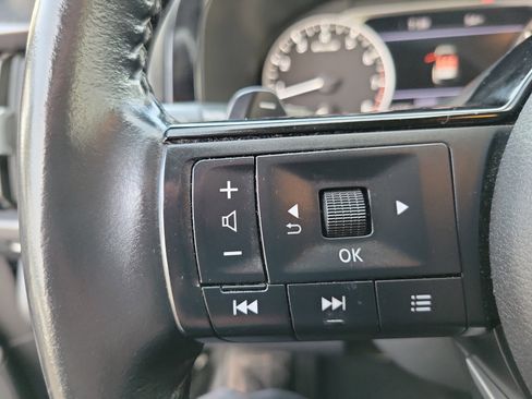 Used 2023 Nissan Pathfinder SL image 7