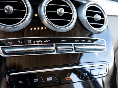 Used 2022 Mercedes-Benz GLC 300 4MATIC image 30