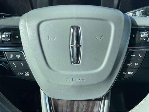 Used 2018 Lincoln Navigator Reserve w/ Technology Package image 19