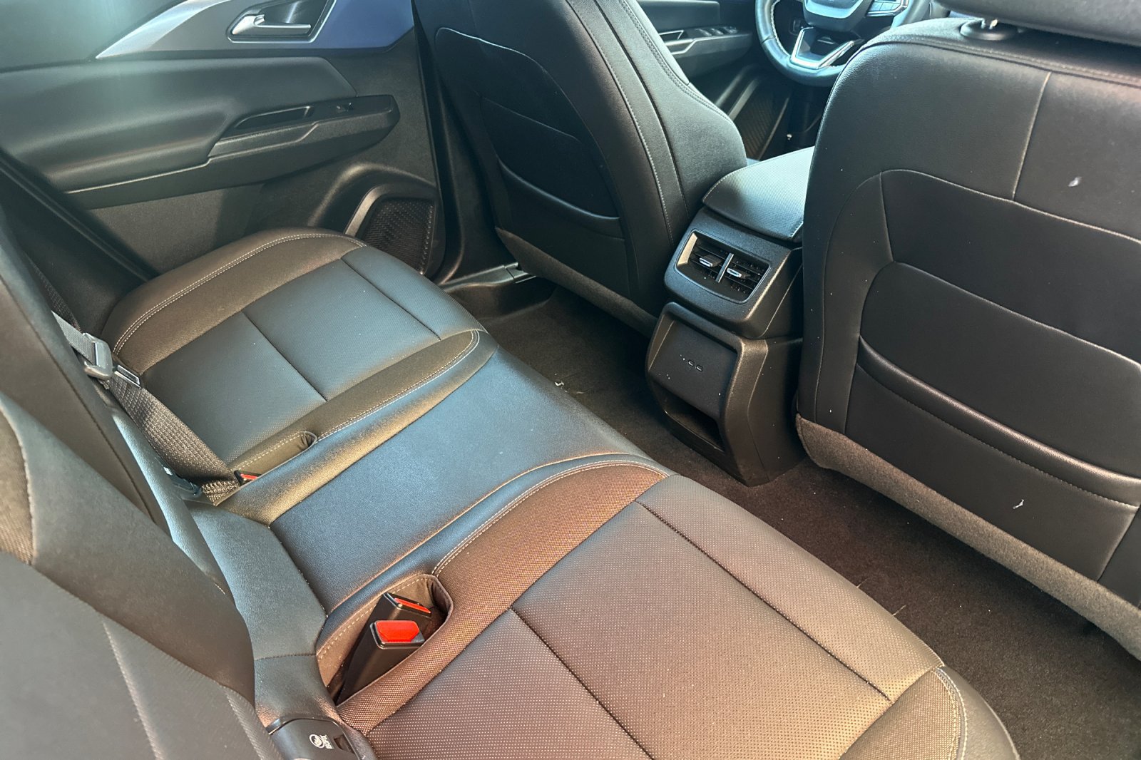 Used 2024 Chevrolet Equinox EV LT FWD image 18