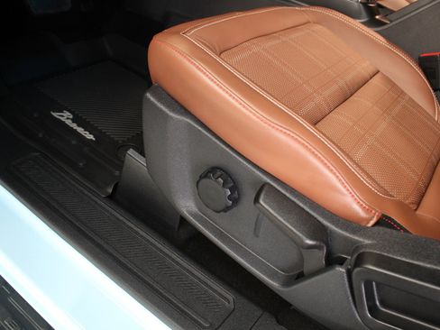 Used 2024 Ford Bronco Heritage Edition AWD/4WD image 39