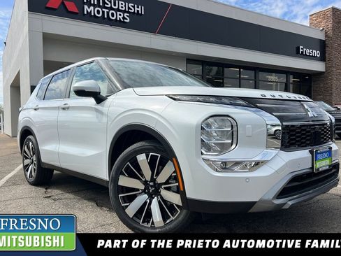 New 2026 Mitsubishi Outlander SE image 1
