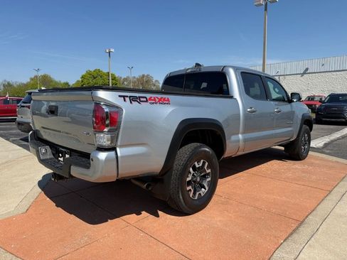 Used 2023 Toyota Tacoma TRD Off-Road w/ TRD Premium Off Road Package AWD/4WD image 8