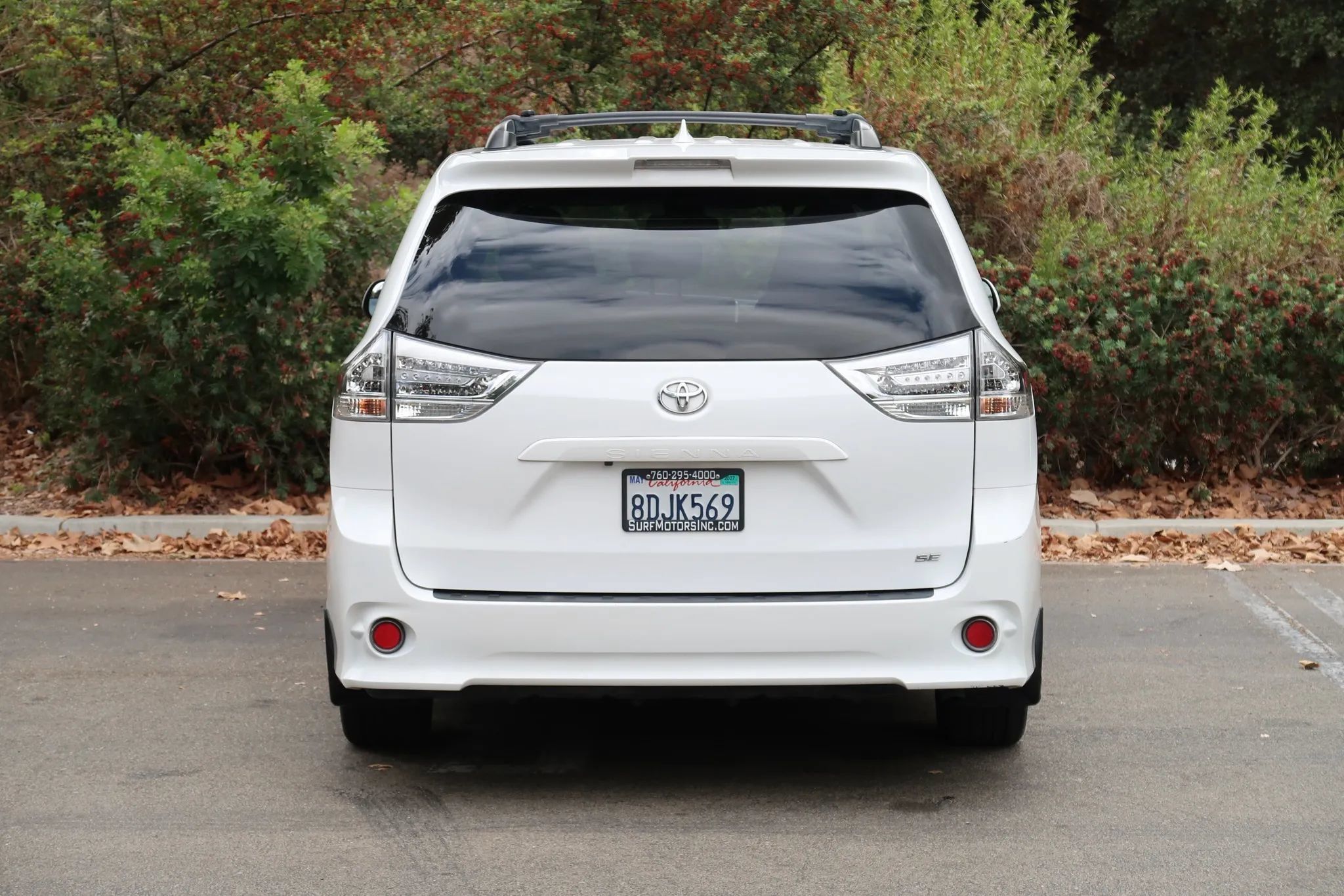 Used 2018 Toyota Sienna SE w/ Carpet Mat Package FWD image 7