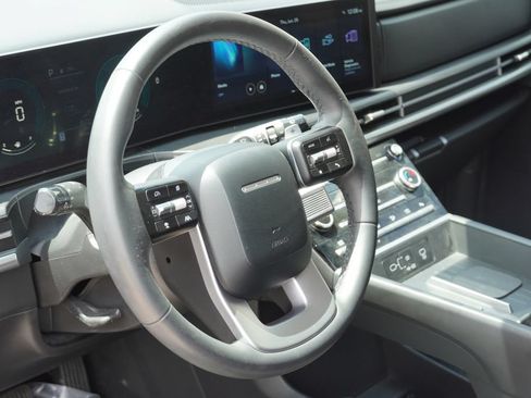 Used 2025 Hyundai Santa Fe SE FWD image 18