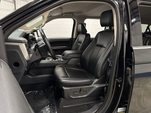 Used 2024 Ford Expedition Max XLT image 4