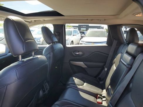 Used 2017 Jeep Cherokee High Altitude w/ Luxury Group AWD/4WD image 14
