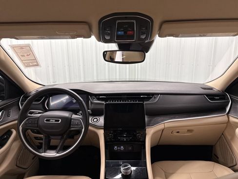 Used 2022 Jeep Grand Cherokee L Limited RWD image 15