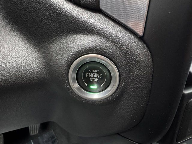Used 2020 GMC Sierra 1500 SLE w/ SLE Value Package AWD/4WD image 17