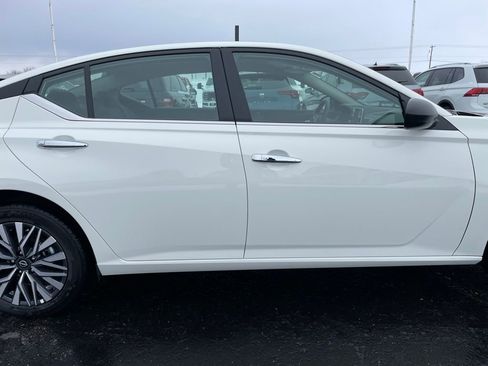 Used 2025 Nissan Altima 2.5 SV image 25