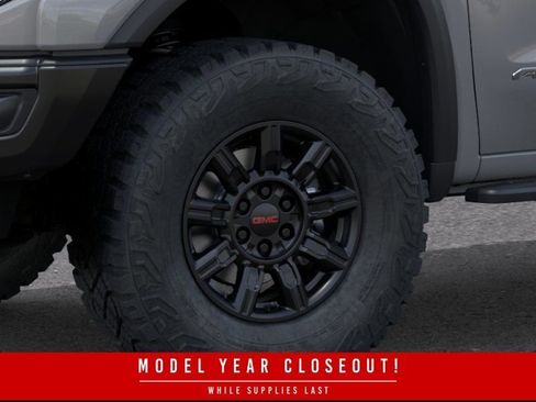 New 2024 GMC Sierra 1500 AT4X AWD/4WD image 9