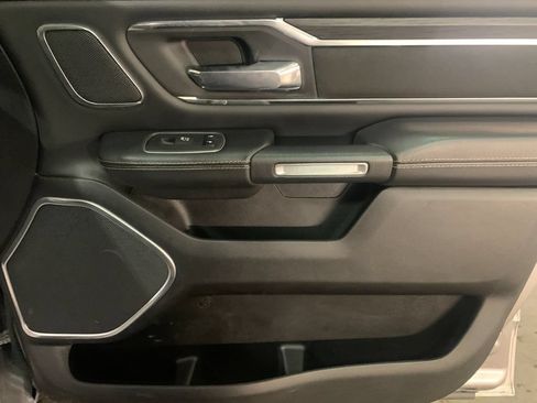Used 2024 RAM 1500 Laramie AWD/4WD image 19