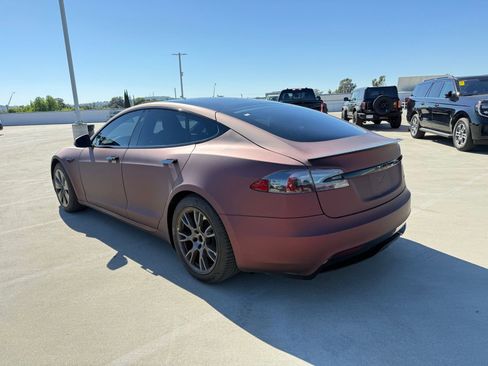Used 2022 Tesla Model S Plaid image 2