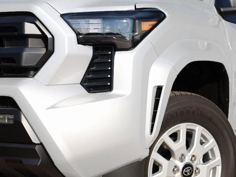 New 2026 Toyota Tacoma SR5 image 13