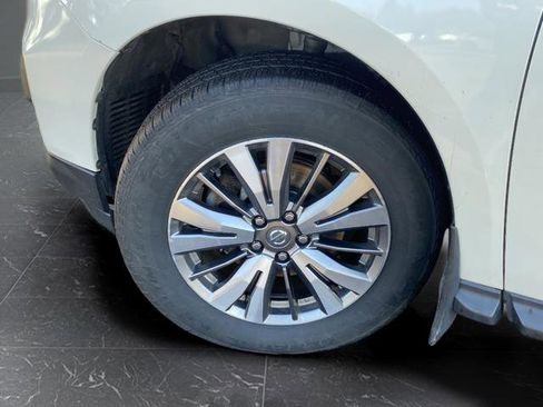 Used 2019 Nissan Pathfinder S image 29