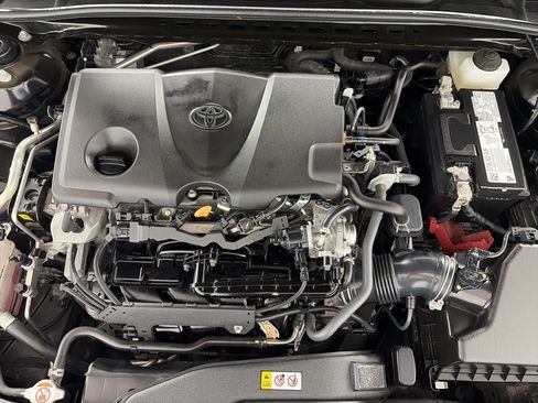 Used 2024 Toyota Camry SE FWD image 11