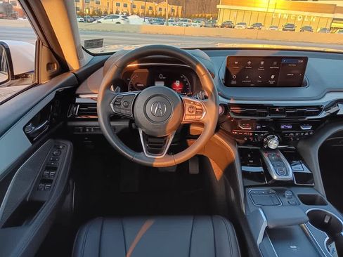 Used 2023 Acura MDX SH-AWD image 23