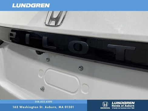 New 2025 Honda Pilot EX-L image 32