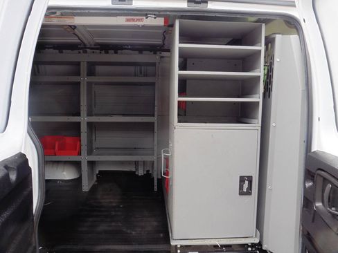Used 2019 Chevrolet Express 2500 w/ Driver Convenience Package RWD image 13