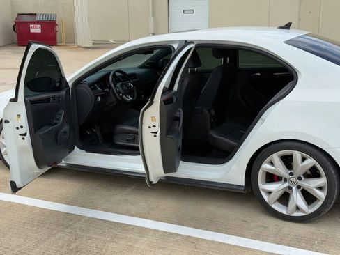 Used 2016 Volkswagen Jetta GLI SEL FWD image 11