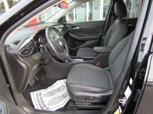 Used 2020 Buick Encore GX Select w/ Sport Touring Package AWD/4WD image 11