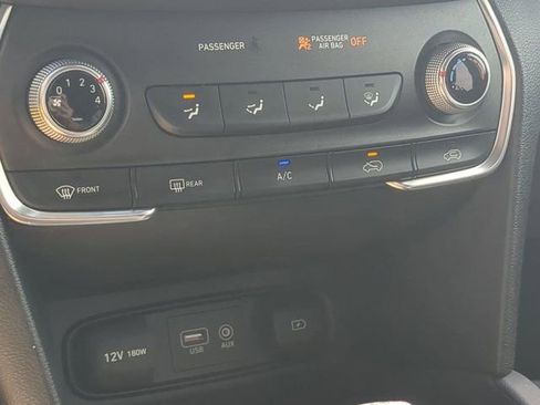 Used 2019 Hyundai Santa Fe SE FWD image 17