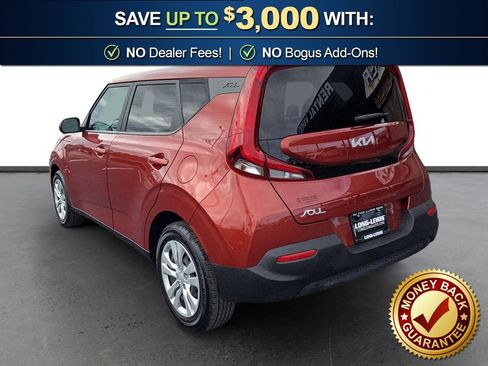 Used 2022 Kia Soul LX image 4