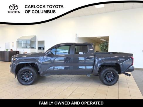 Used 2025 Toyota Tacoma SR5 image 2