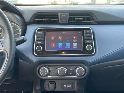 Used 2025 Nissan Versa SV image 17