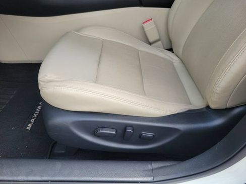 Used 2023 Nissan Maxima SV w/ Floor Mat Group FWD image 4