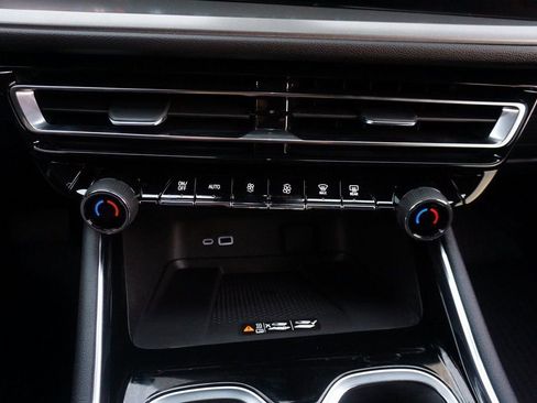 New 2026 Chevrolet Traverse LT w/ Midnight/Sport Edition image 16