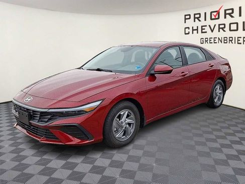 Used 2024 Hyundai Elantra SE image 4