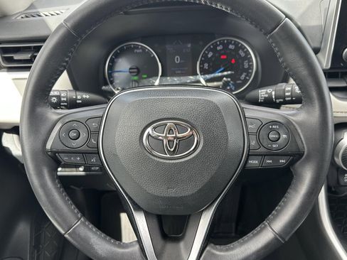 Used 2020 Toyota RAV4 XLE w/ Convenience Package image 29