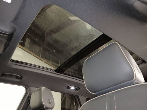 Used 2023 Chevrolet Blazer Premier image 14