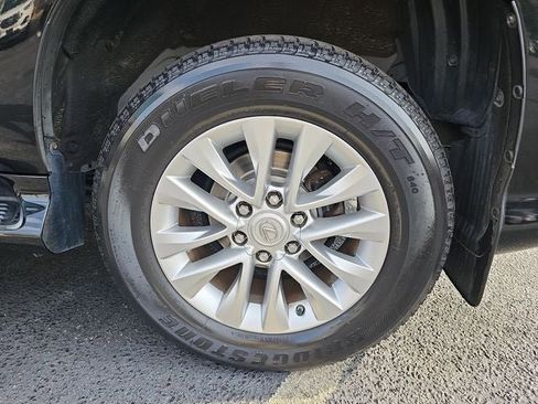 Used 2015 Lexus GX 460 image 32