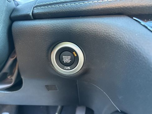 New 2026 Chrysler Pacifica Limited w/ S Appearance Package image 28