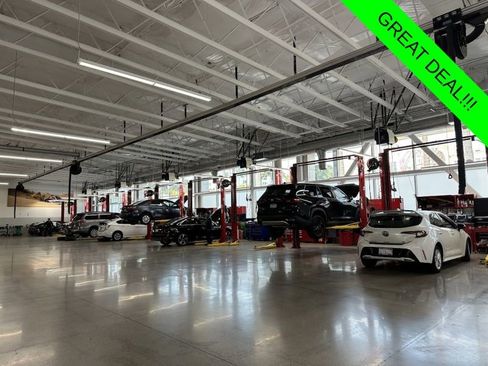 Used 2025 Chevrolet Colorado W/T w/ Advanced Trailering Package RWD image 33