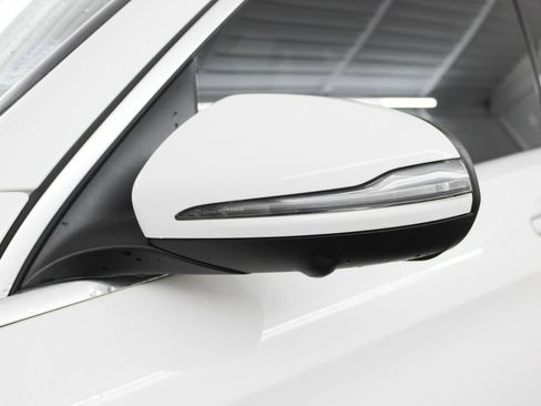 Used 2022 Mercedes-Benz GLC 300 image 7