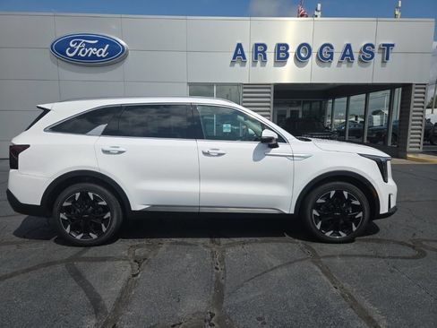 Used 2025 Kia Sorento EX FWD image 4
