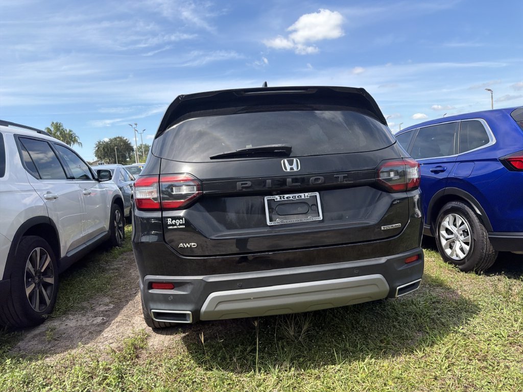 Used 2024 Honda Pilot Touring image 8