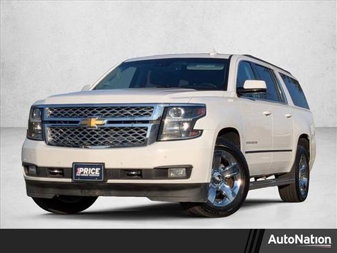 Used 2018 Chevrolet Suburban LT w/ LT Signature Package image 1