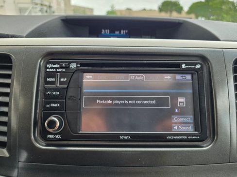 Used 2013 Toyota Sienna XLE FWD image 36