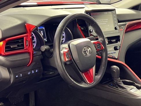 Used 2022 Toyota Camry SE w/ Cold Weather Package image 16