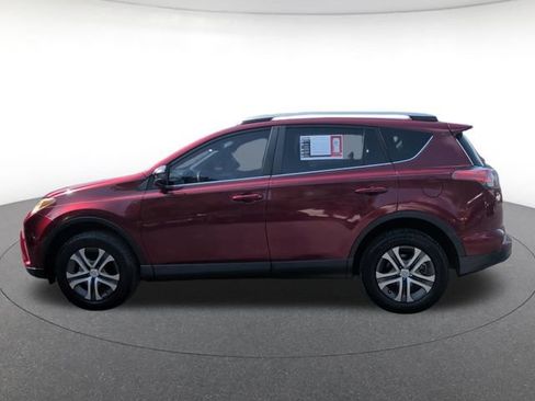Used 2018 Toyota RAV4 LE FWD image 2