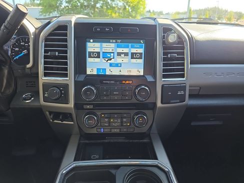 Used 2017 Ford F250 Lariat w/ Lariat Ultimate Package AWD/4WD image 24