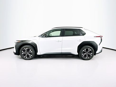 Used 2024 Toyota bZ4X FWD image 4