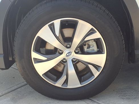 Used 2024 Subaru Ascent Premium w/ Convenience Package image 22