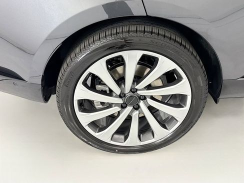 New 2026 Land Rover Range Rover Long Wheelbase SE AWD/4WD image 32