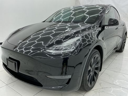 Used 2021 Tesla Model Y Long Range AWD/4WD image 1