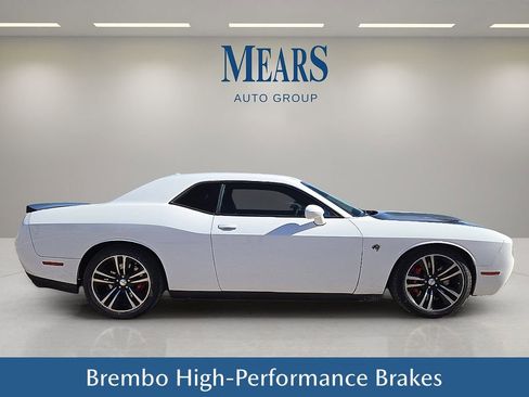 Used 2017 Dodge Challenger SRT Hellcat image 6